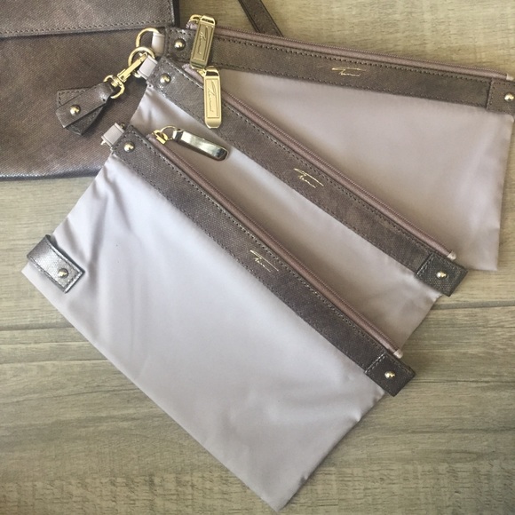 TUMI LEATHER CLUTCH - Picture 8 of 8